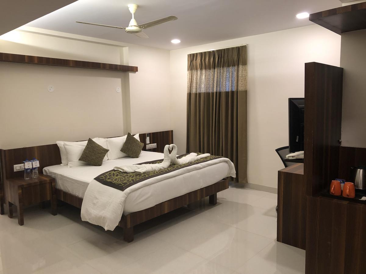 Kyriad Hotel Vijayapura By Othpl Биджапур Экстерьер фото