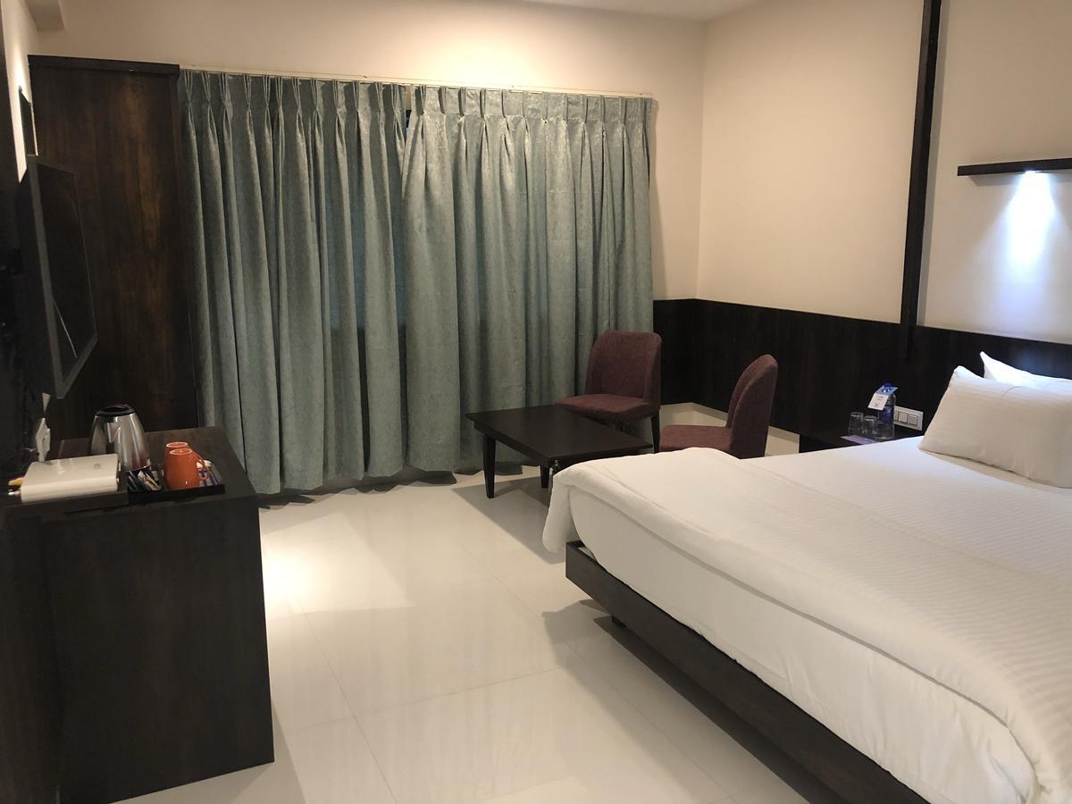 Kyriad Hotel Vijayapura By Othpl Биджапур Экстерьер фото